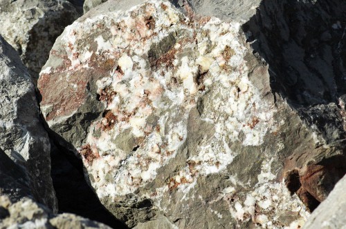 151007TGNW-6e-Rock -pink with crystals