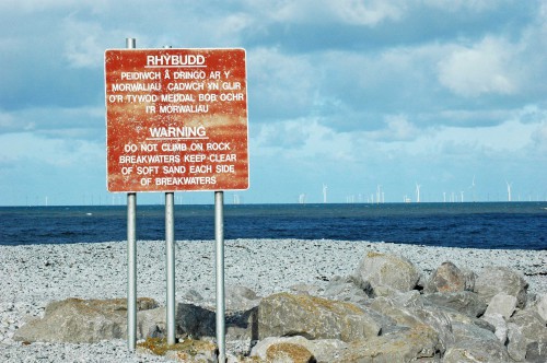 151007TGNW-Penrhyn Bay-Breakwater & sign