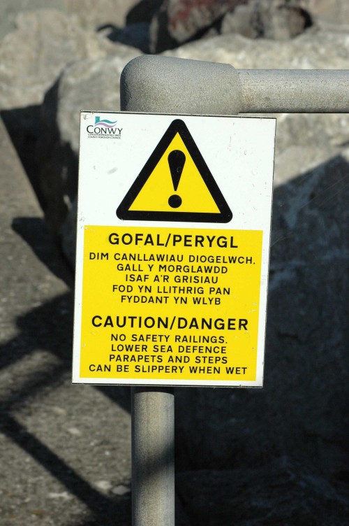 151007TGNW- Penrhyn Bay-sign at top of ramp