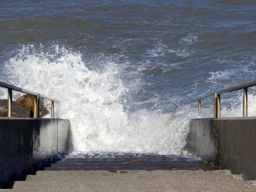 161005-1356-rhos-point-sea-mounting-steps